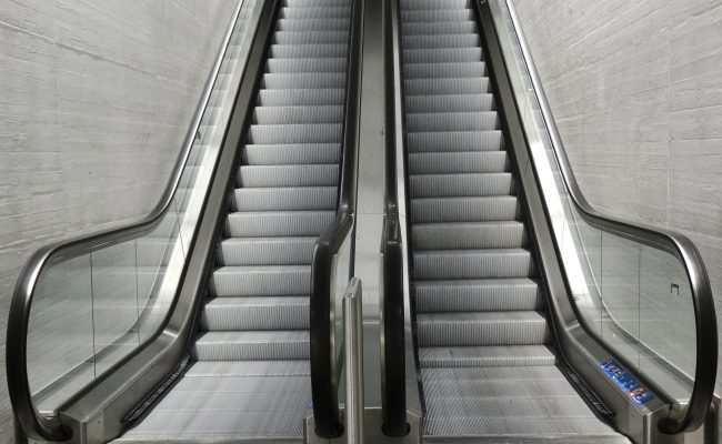 escalator-gc8d7e77f8_1920