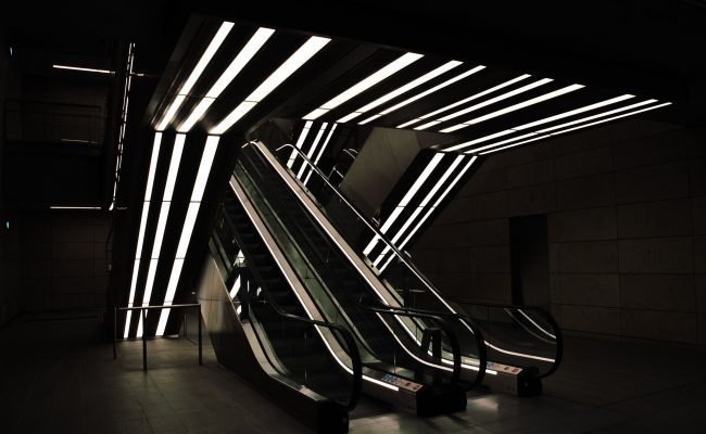 escalator-gef1c590ec_1920